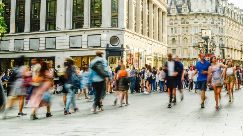 High Street Footfall Boosted by Shoppers Making ‘Revenge Purchases’