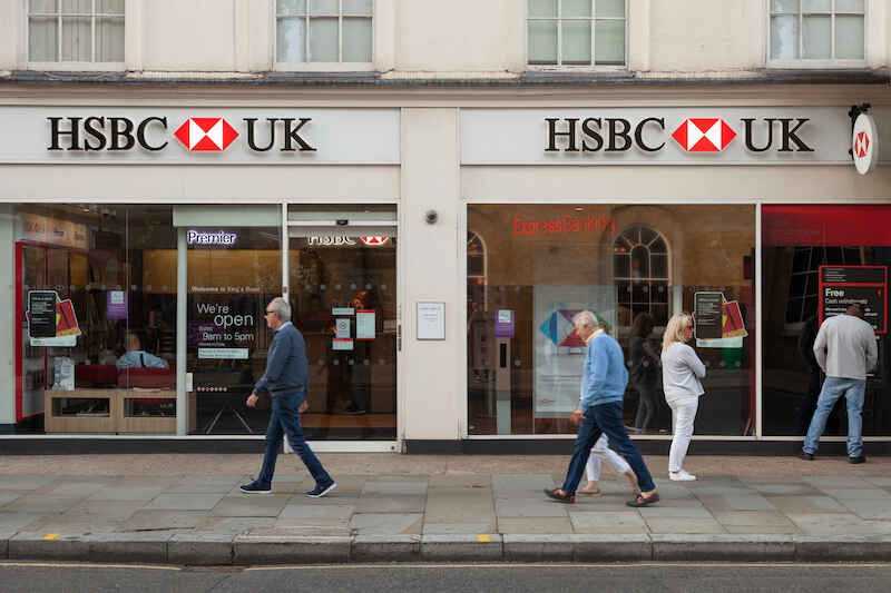 hsbc-introduces-%22quiet-hour%22-in-branches-for-customers-with-hidden-disabilities