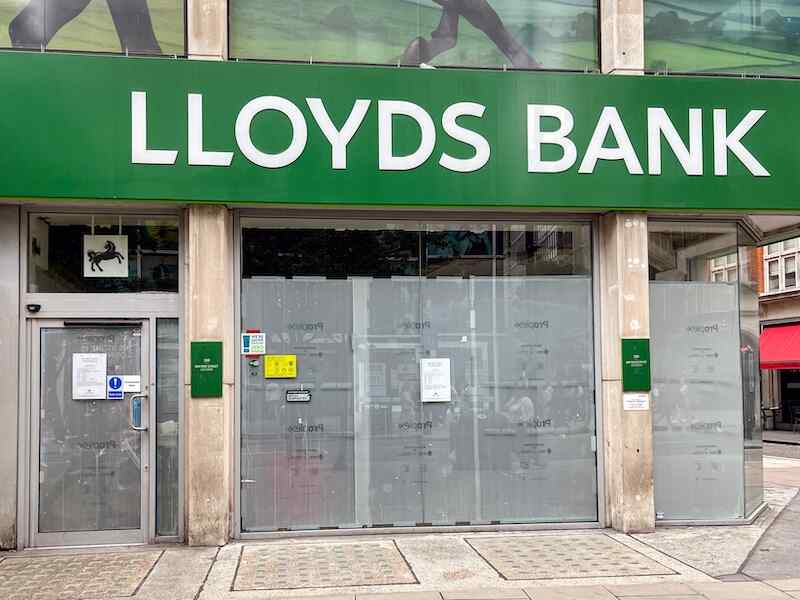 60 More Lloyds, Bank of Scotland, and Halifax Branches to Close (2)