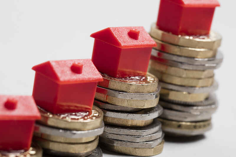Average Monthly Mortgage Payments Rise by £100 as Interest Rates Jump (1)