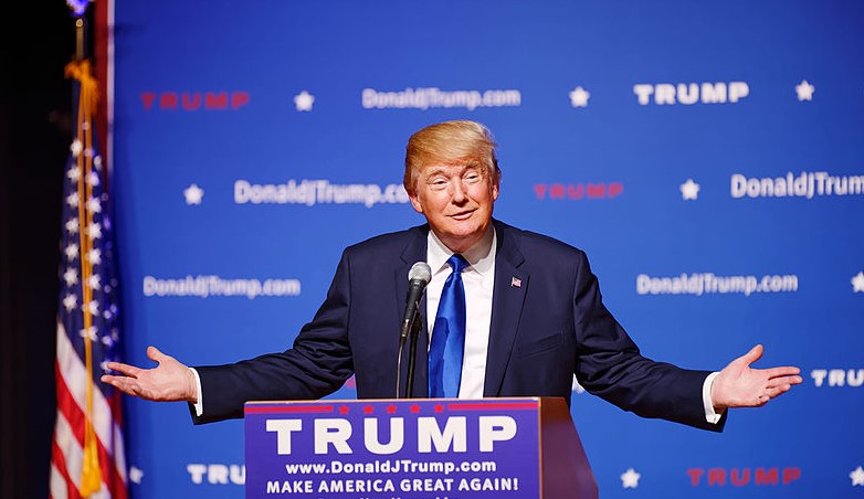 Mr_Donald_Trump_New_Hampshire_Town_Hall_on_August_19th_2015_at_Pinkerton_Academy_in_Derry_NH_by_Michael_Vadon_07